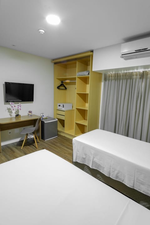 Superior Twin Room | Minibar, in-room safe, desk, free WiFi