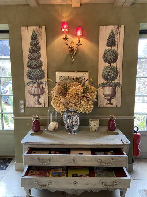 Double Room (Pavillon Le Pascalon) | Minibar, individually decorated, individually furnished, desk