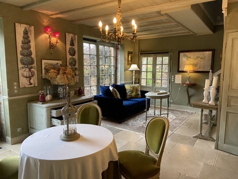 Double Room (Pavillon Le Pascalon) | Minibar, individually decorated, individually furnished, desk