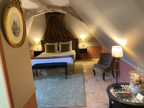 Minibar, individually decorated, individually furnished, desk