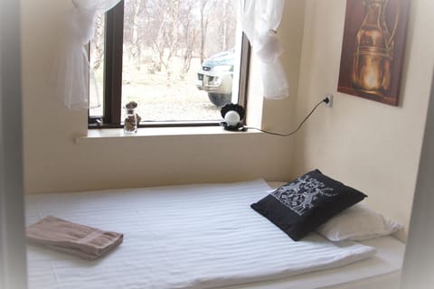 Basic Single Room | In-room safe, iron/ironing board, free WiFi, bed sheets