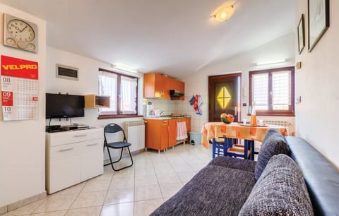 Apartment, 1 Bedroom (1495/14371) | Living area | Flat-screen TV