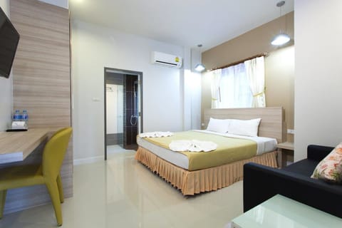 Standard Room | In-room safe, free WiFi, bed sheets