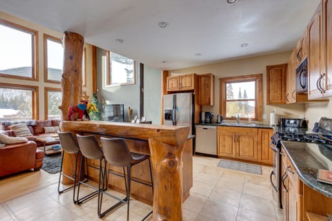 House | Private kitchen | Fridge, microwave, oven, stovetop