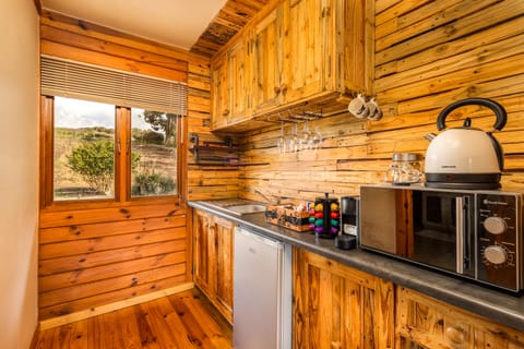 The Pallet Room | Private kitchenette | Fridge, oven, espresso maker, coffee/tea maker