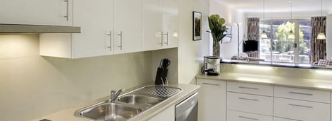 12 share Deluxe | Private kitchen | Fridge, microwave, oven, stovetop