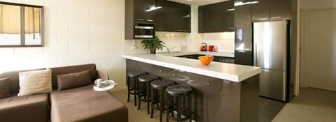 4 Share Deluxe 2 Bedroom  | Private kitchen | Fridge, microwave, oven, stovetop