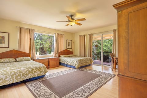 Room (Botanical) | Individually decorated, individually furnished, desk, laptop workspace