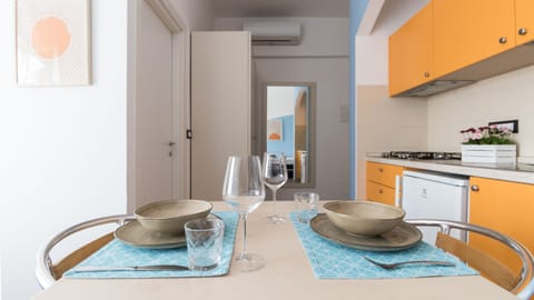 Studio, Multiple Beds, Sea View | Private kitchenette | Fridge, stovetop, cookware/dishes/utensils