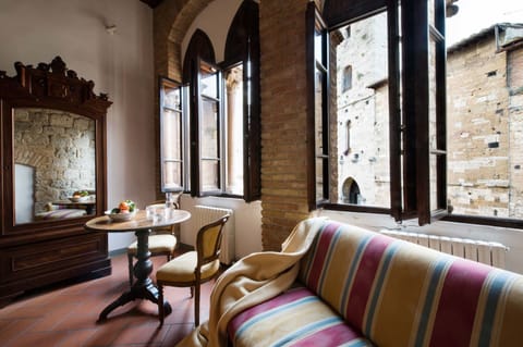 Romantic Double Room, 1 Bedroom, Non Smoking | Living area