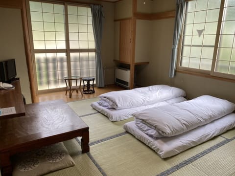 Japanese Style Room with Shared Bathroom | Free WiFi, bed sheets