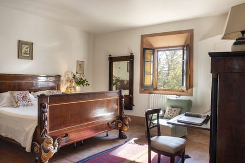 Apartment, 3 Bedrooms | 1 bedroom, desk, iron/ironing board, free cribs/infant beds