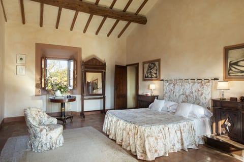 Apartment | 1 bedroom, desk, iron/ironing board, free cribs/infant beds