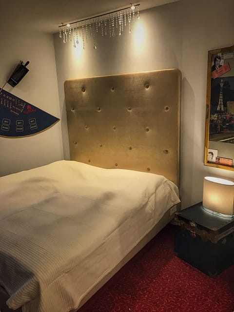 Comfort Double Room (Las Vegas) | Blackout drapes, free WiFi, bed sheets