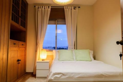 Double Room, Shared Bathroom, City View | Desk, soundproofing, iron/ironing board, free WiFi