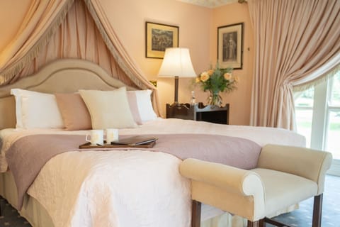 Deluxe Double or Twin Room, 1 King Bed, Garden View | Egyptian cotton sheets, premium bedding, desk, soundproofing