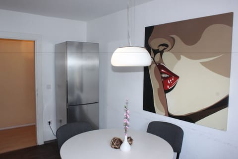 Apartment, 3 Bedrooms | In-room dining