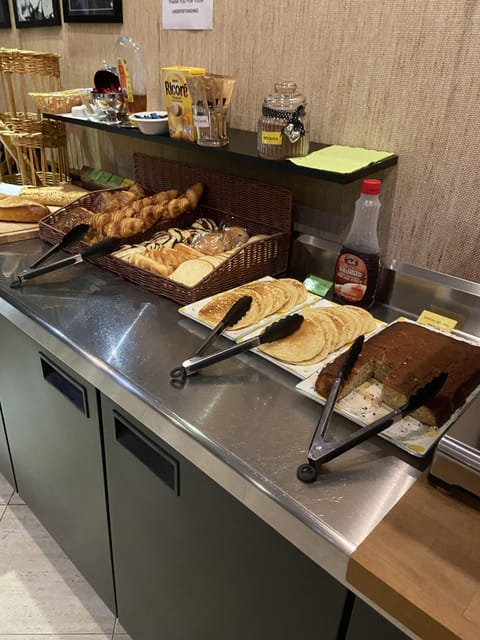 Daily continental breakfast for a fee