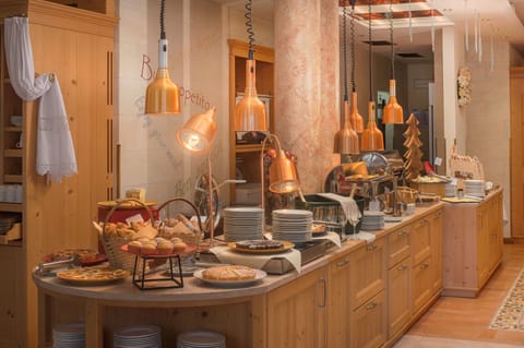 Daily buffet breakfast (EUR 25 per person)