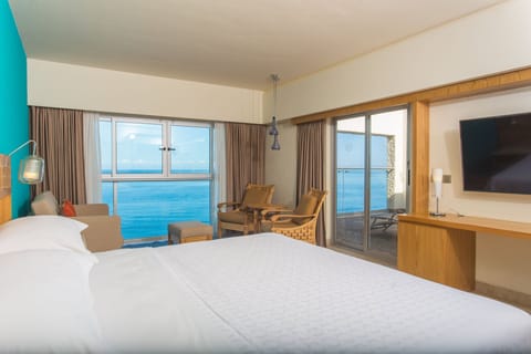 Club Suite, 1 Bedroom, Bay View | Premium bedding, Select Comfort beds, minibar, in-room safe