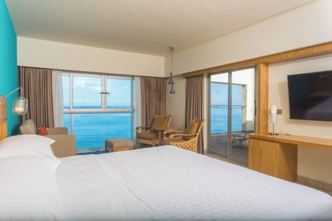 Club Suite, 1 Bedroom, Bay View | Premium bedding, Select Comfort beds, minibar, in-room safe