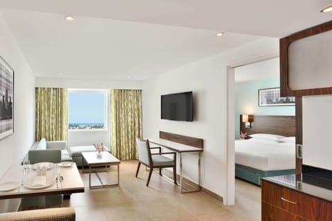 Suite, 1 King Bed | 1 bedroom, Egyptian cotton sheets, premium bedding, in-room safe