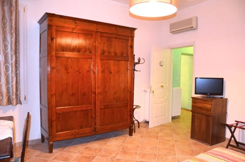 In-room safe, desk, soundproofing, free cribs/infant beds