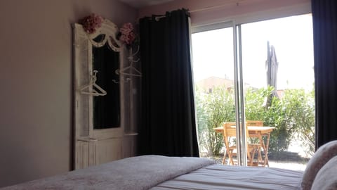 Deluxe Double Room, Terrace, Garden View (Tourterelles) | Individually decorated, individually furnished, free WiFi, bed sheets