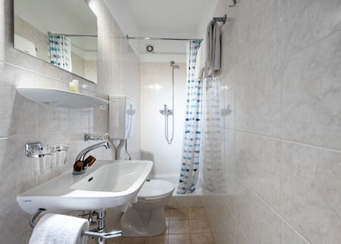 Standard Double or Twin Room | Bathroom | Free toiletries, hair dryer, towels, soap