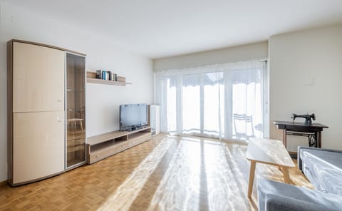 Family Room | Living area | Flat-screen TV