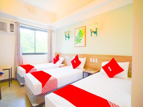 Deluxe Triple Room | Free WiFi, bed sheets