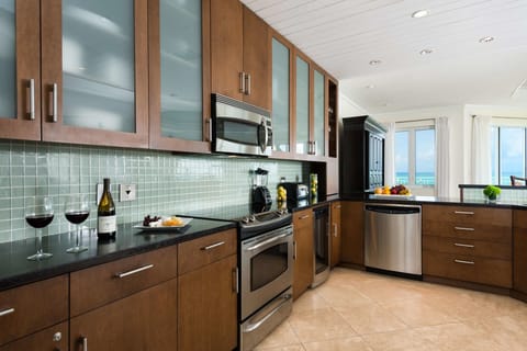 Premier Suite, 3 Bedrooms, Oceanfront | Private kitchen | Microwave, coffee/tea maker, toaster