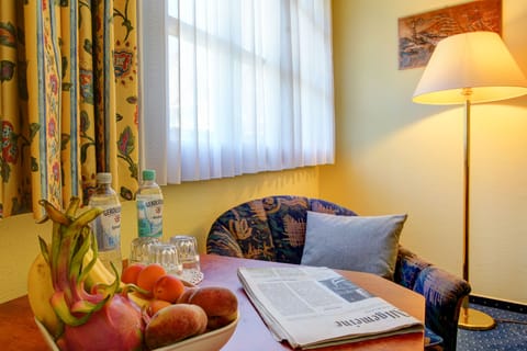 Triple Room (private bathroom) | Desk, soundproofing, free WiFi, bed sheets