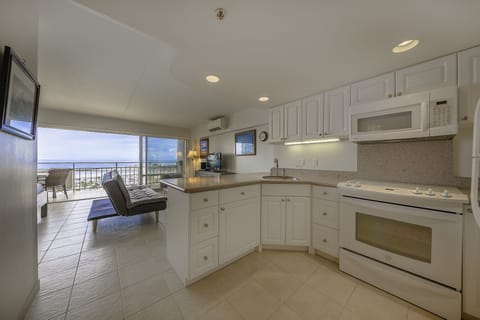 Comfort Room, 1 Bedroom, Kitchen, Marina View (24261406) | Private kitchen | Full-size fridge, microwave, oven, stovetop