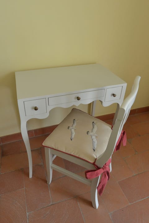 Double or Twin Room | Minibar, in-room safe, desk, free cribs/infant beds