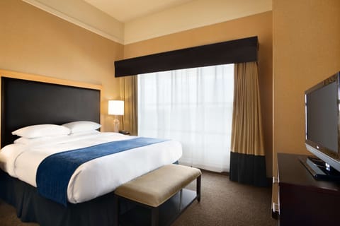 Suite, Multiple Beds, Non Smoking | Premium bedding, desk, iron/ironing board, free cribs/infant beds