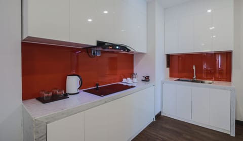 3-Bedroom Penthouse | Private kitchenette