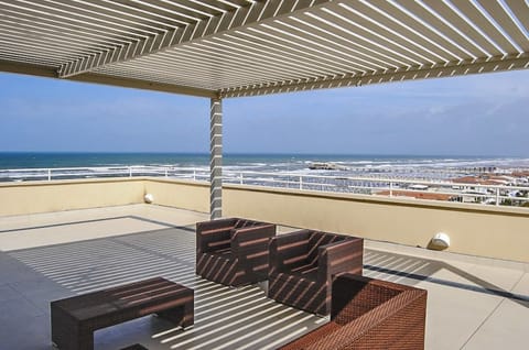 Sundeck