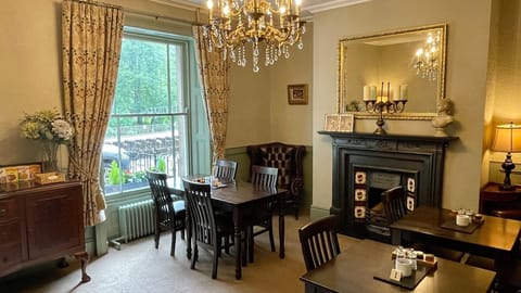 Free daily cooked-to-order breakfast