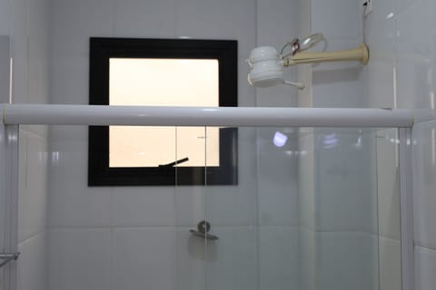 Family Apartment | Bathroom shower