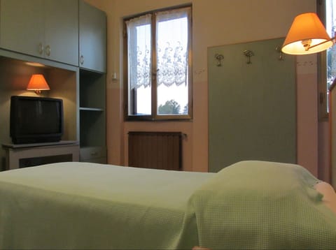 Double or Twin Room | In-room safe, desk, rollaway beds, free WiFi