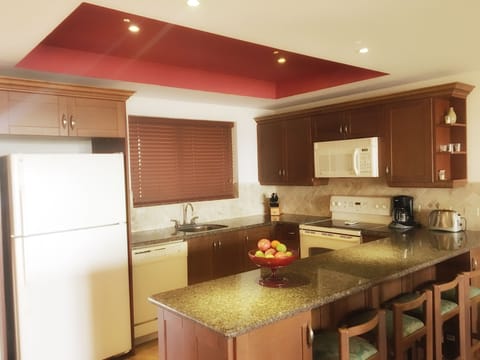 Premium Suite, Multiple Bedrooms, Non Smoking, Ocean View | Private kitchen | Fridge, microwave, oven, stovetop