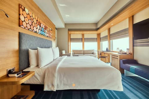 aloft, Studio, 1 King Bed, Non Smoking | 1 bedroom, Egyptian cotton sheets, premium bedding, down comforters