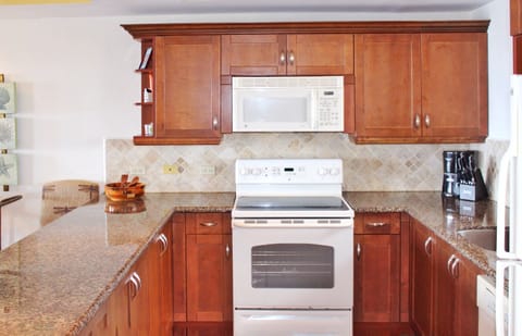 Premium Suite, Multiple Bedrooms, Non Smoking, Ocean View | Private kitchen | Full-size fridge, microwave, oven, stovetop