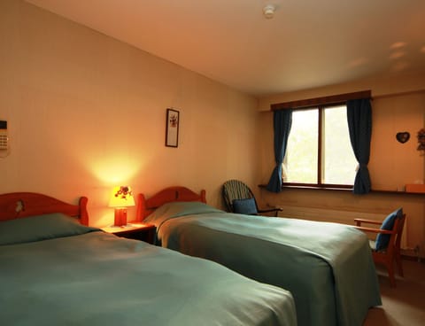 Standard Twin Room, Shared Bathroom | Free WiFi, bed sheets