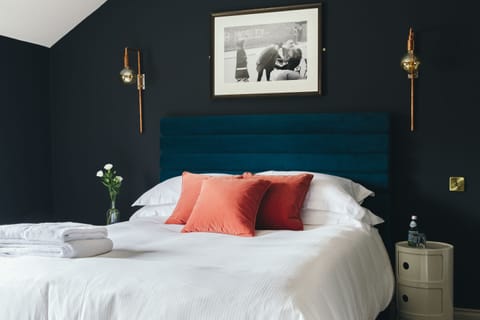 Premium Double Room | Egyptian cotton sheets, premium bedding, desk, blackout drapes