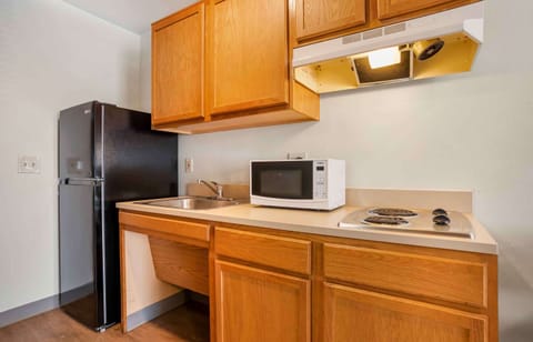 Standard Studio, 2 Queen Beds, Non Smoking, Refrigerator & Microwave | Private kitchen | Full-size fridge, microwave, stovetop, freezer