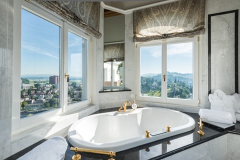 Suite, Terrace, Lake View | Deep soaking bathtub