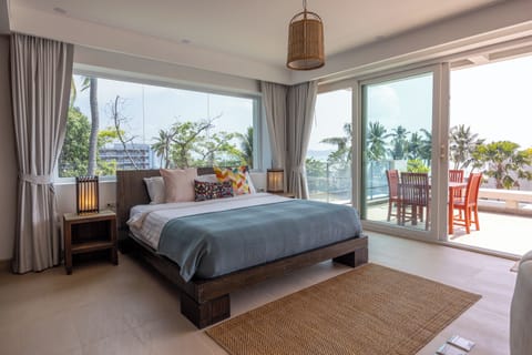 Premium One Bedroom Penthouse Ocean View | Hypo-allergenic bedding, in-room safe, free WiFi, bed sheets