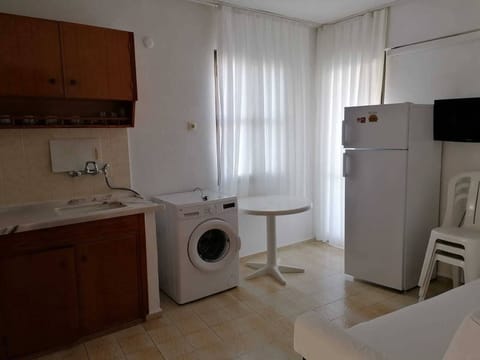 Apartment, 1 Bedroom | 1 bedroom, in-room safe, desk, blackout drapes